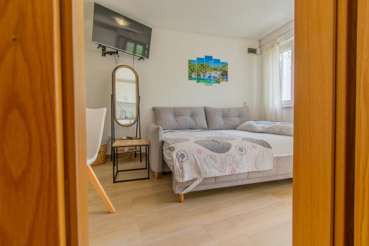 Hotel Studio Apartman Monika Baška Voda Zewnętrze zdjęcie